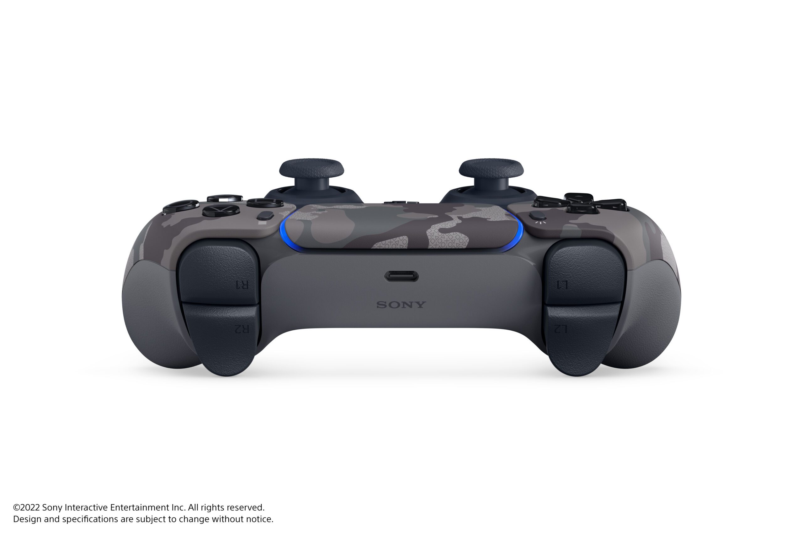 La colección Grey Camouflage formará parte de la gama de accesorios para PS5  a partir de otoño – PlayStation.Blog en español