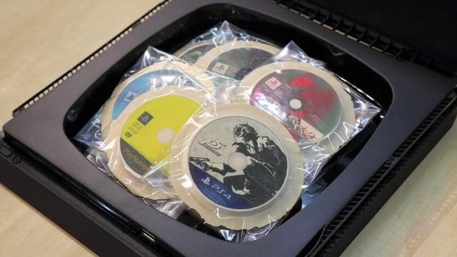 【祝・ペルソナ20周年】「これ新型PS4®ですよね。いや、なんか違う」世界で一品物の重箱!PSからのお祝い!!