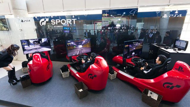 『グランツーリスモSPORT』のVRモードは圧倒的臨場感! 「東京オートサロン2017」GTブースレポート