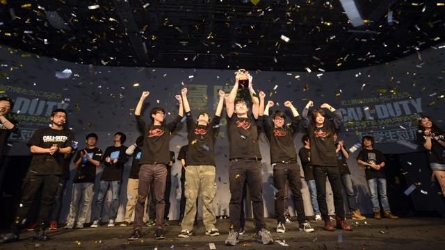 山田孝之も駆け付けた! 『CoD: IW』「全国大学生対抗戦」決勝大会の熱戦をレポート!